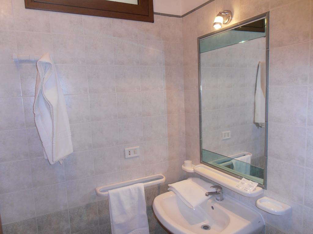 Casa Del Sol Hotel Avetrana Bilik gambar